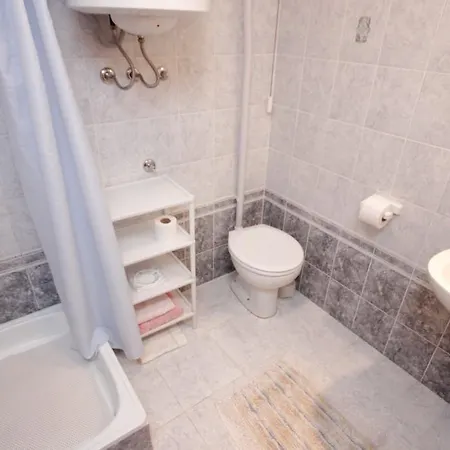 Studio Vis 2476a Apartment