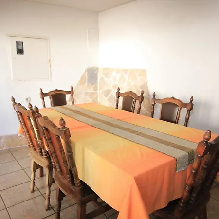 Studio Vis 2476a Apartment Vis